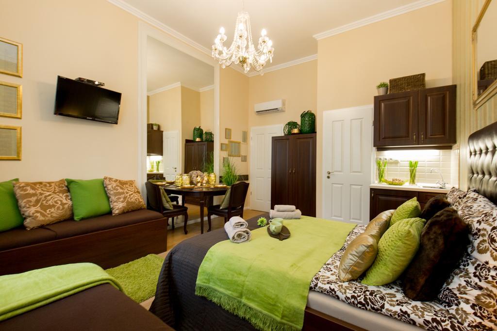 Budapest Holidays Harmony Exterior photo
